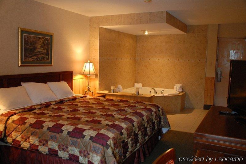 Ramada By Wyndham Timmins Hotel Exterior photo